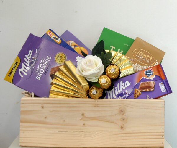 Skrzynia słodyczy Milka, Lindt, Oreo bez zapakowania